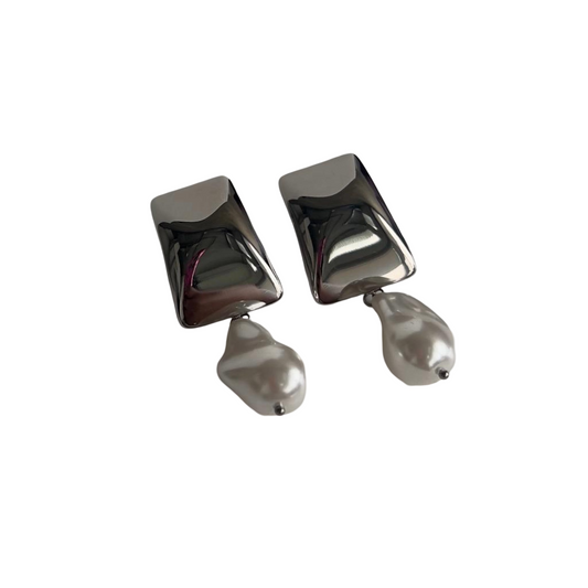 CHROME PEARLA EARRINGS