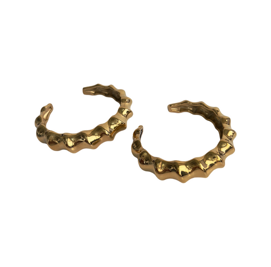 GOLD CHUNKY WAVE BANGLE