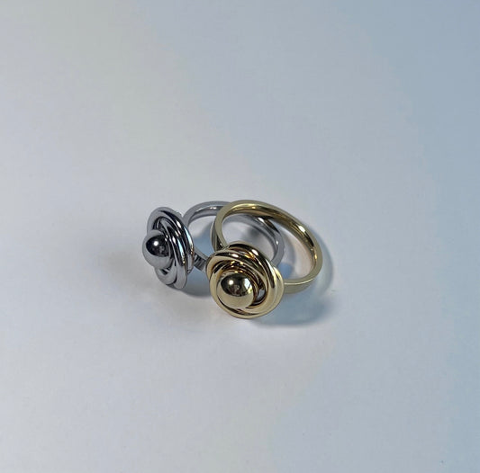SWIRL BALL RING