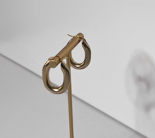 ROYALTY HOOPS